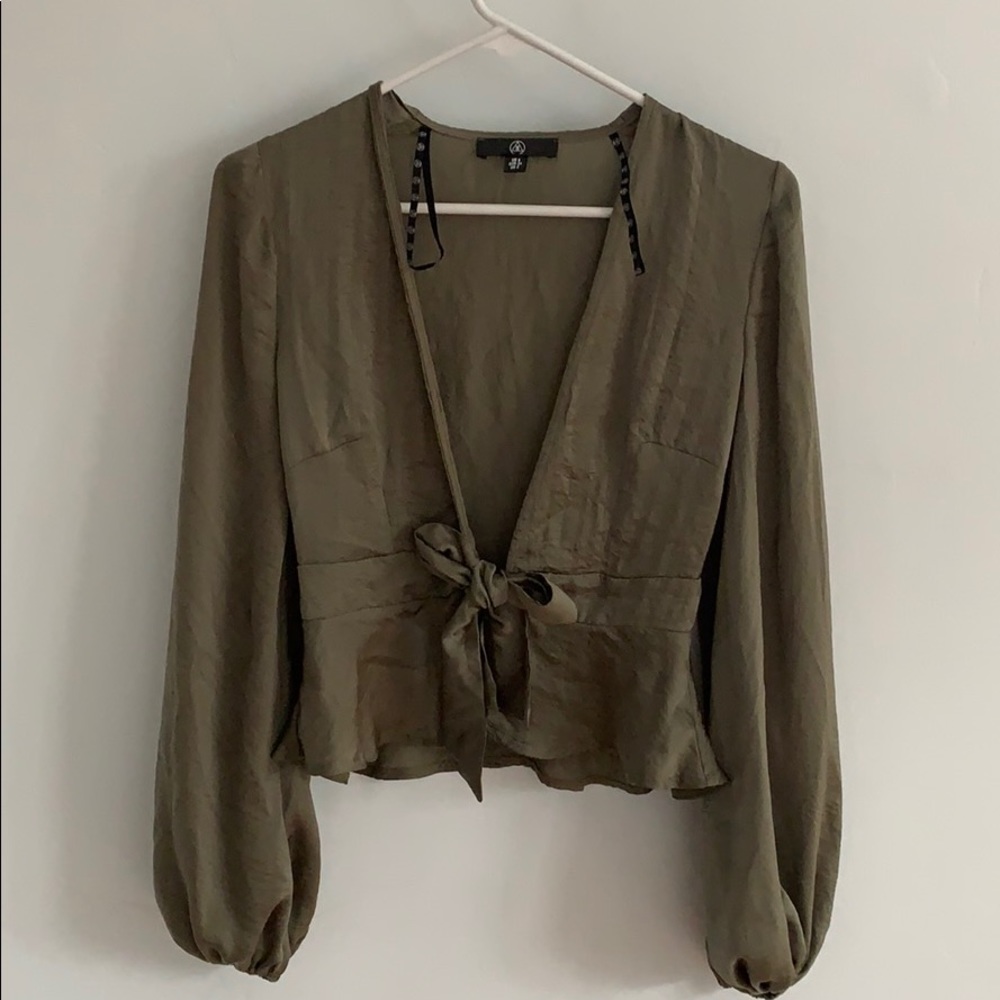 front tie top